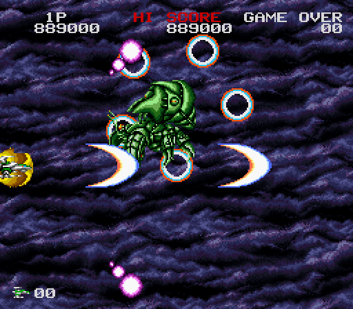 Darius Twin Super NES Screenshot: Attacking another mini-boss.