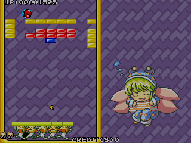 Saru-Kani-Hamu-Zou Arcade Screenshot: A bonus item gives me a large paddle.