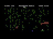 Mushroom Mania for Commodore 16 & Plus/4 - Blasting the centipede!