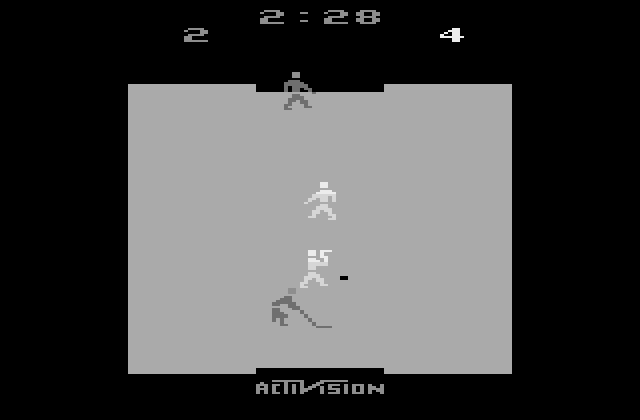 Ice Hockey Atari 2600 Screenshot: Computer is ahead by 2!
