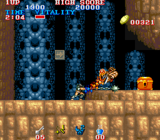 Black Tiger Arcade Screenshot: Attacking opponents in a dungeon...