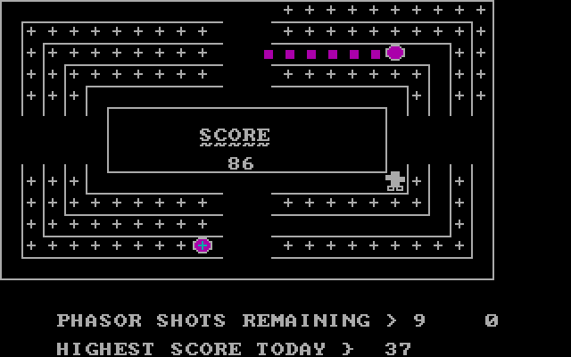 Path Man IBM PC/Compatibles Screenshot: Sometimes bad guys leave food behind.