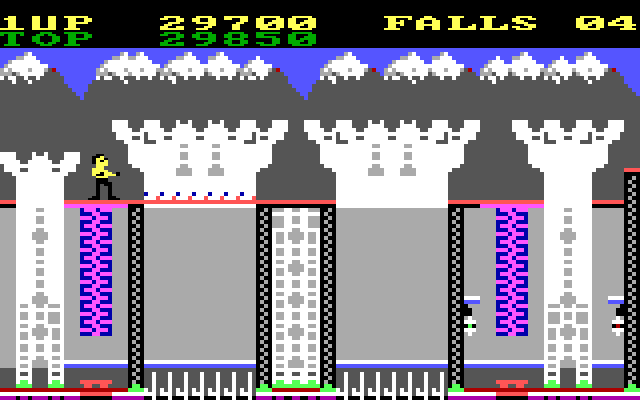 Bruce Lee IBM PC/Compatibles Screenshot: The bridge sometimes disappears, so time your crossing carefully...