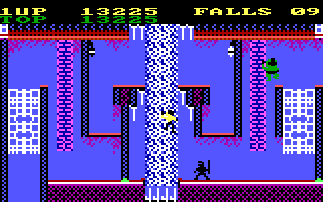 Bruce Lee IBM PC/Compatibles Screenshot: Climbing up to a platform...