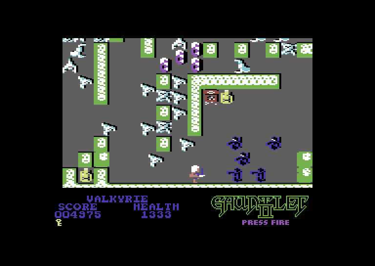 Gauntlet II Commodore 64 Screenshot: Five deaths about to attack! Run away!