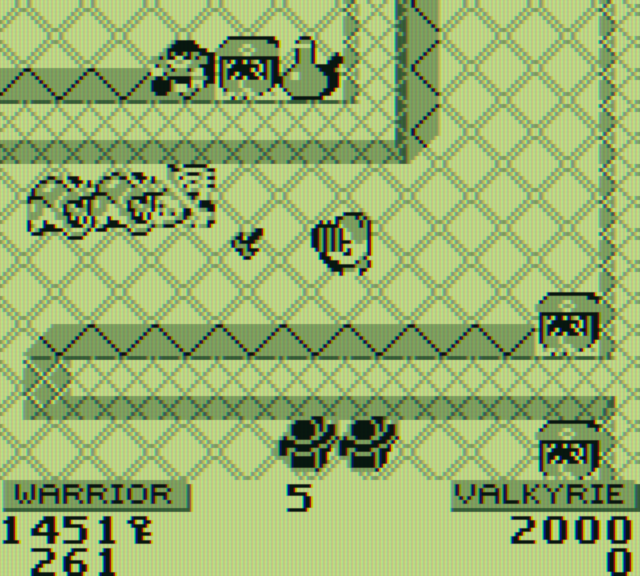 Gauntlet II Game Boy Screenshot: Attacking demons...