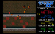 Gauntlet II for IBM PC/Compatibles - Those glowing tiles will temporarily stun your character.