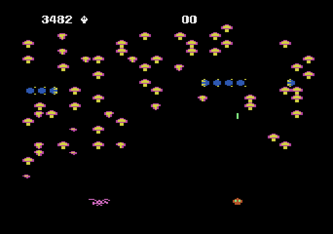 Centipede Atari 5200 Screenshot: The centipede is broken up into multiple segments...