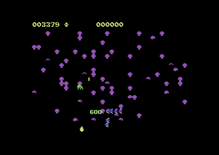 Centipede Commodore 64 Screenshot: 600 points for destroying the spider...