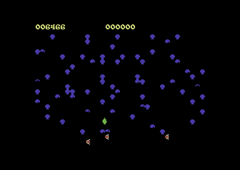 Centipede Commodore 64 Screenshot: Only a few parts of the centipede left...