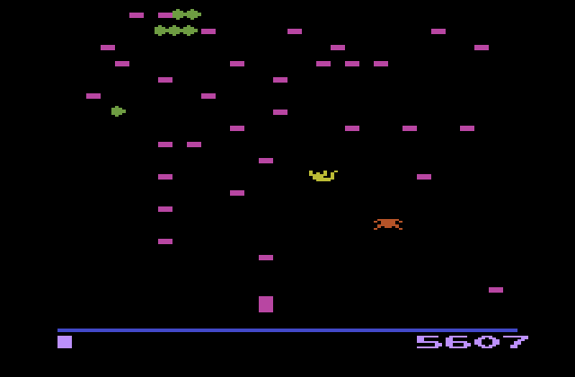 Centipede Atari 2600 Screenshot: The scorpion appears and poisons the mushrooms!