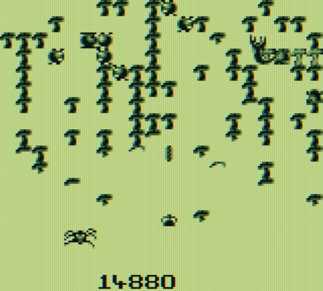 Centipede Game Boy Screenshot: Another scorpion appears from the right...