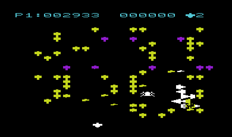 Centipede Commodore VIC-20 Screenshot: Watch out for the spider and the centipede!