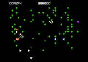 Centipede for Apple II - The scorpion poisons some mushrooms...