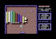 Arkanoid for Commodore 64 - The "D" capsule disperses the ball into three.
