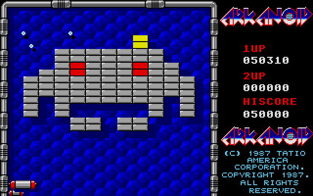 Arkanoid Atari ST Screenshot: Round 5 is alien shaped.