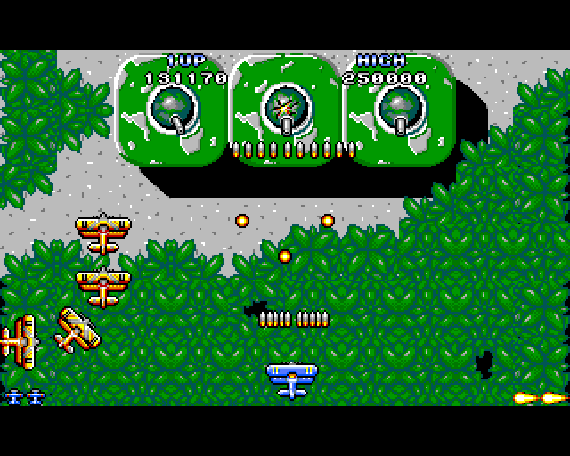 Sky Shark Amiga Screenshot: Shoot the yellow squadron on the left for bonus points...