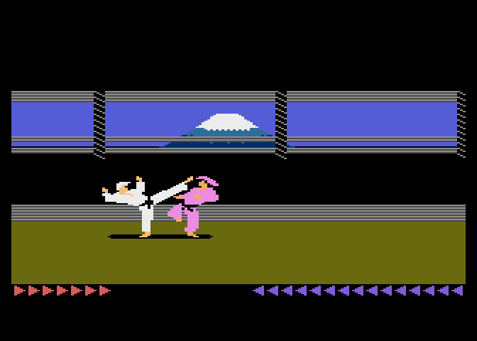 Karateka Atari 7800 Screenshot: Kicking...and I missed!