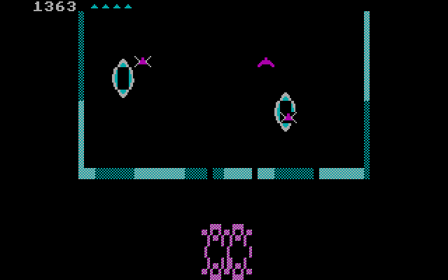 Czorian Siege IBM PC/Compatibles Screenshot: I've been hit!