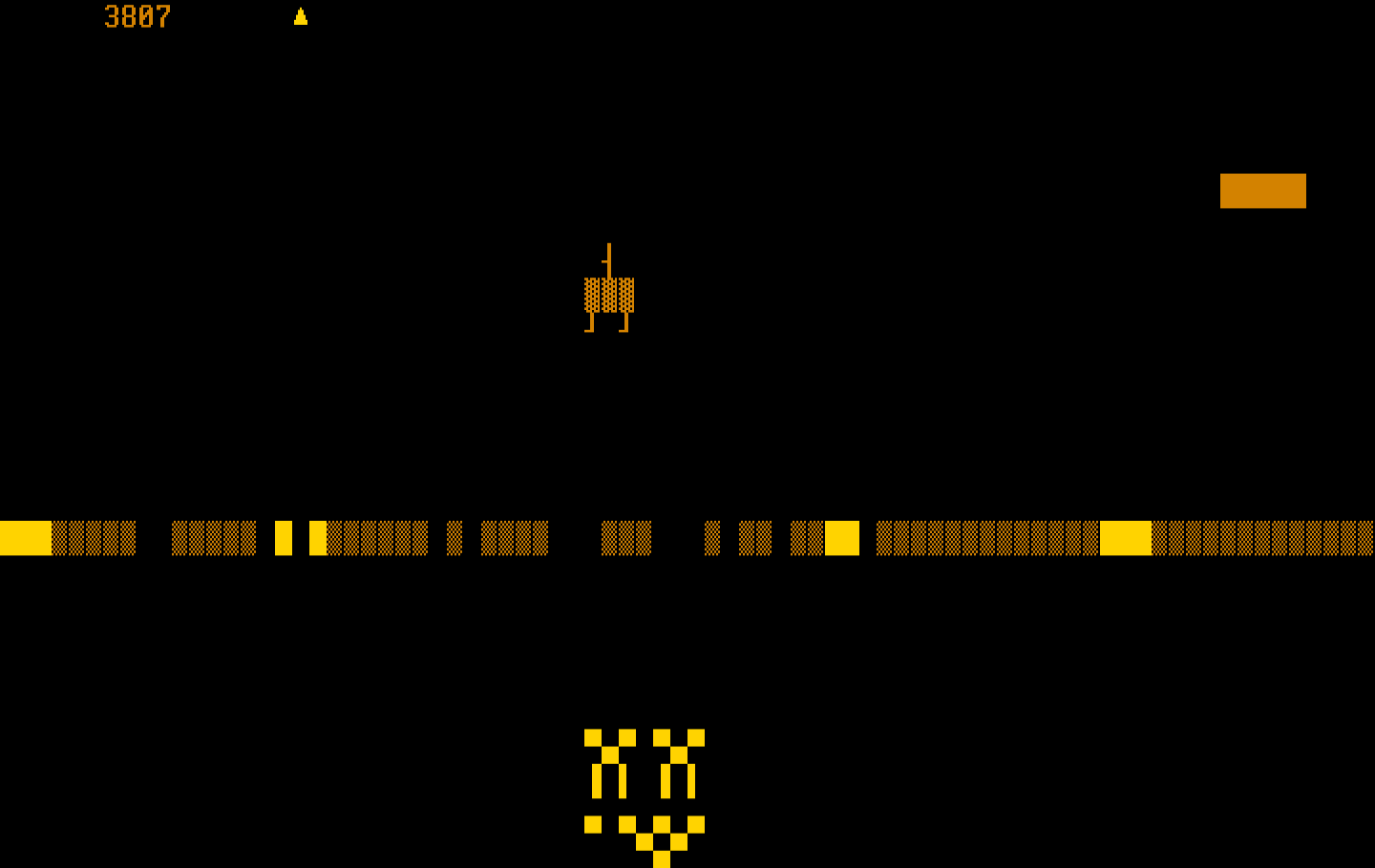 Czorian Siege IBM PC/Compatibles Screenshot: I've been hit!