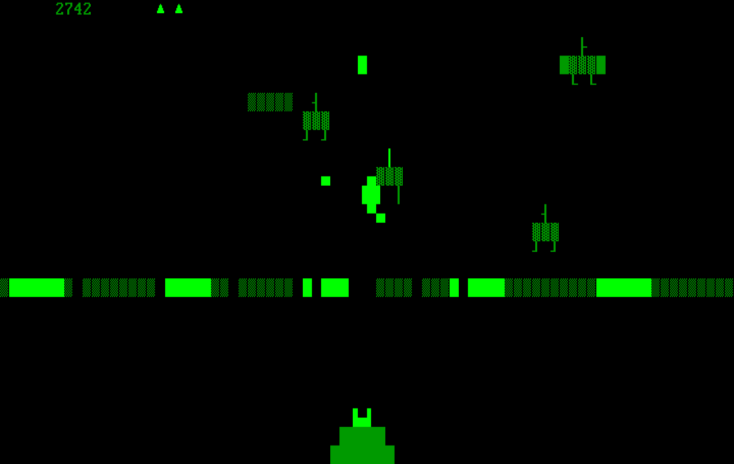 Czorian Siege IBM PC/Compatibles Screenshot: Blasting more opponents!