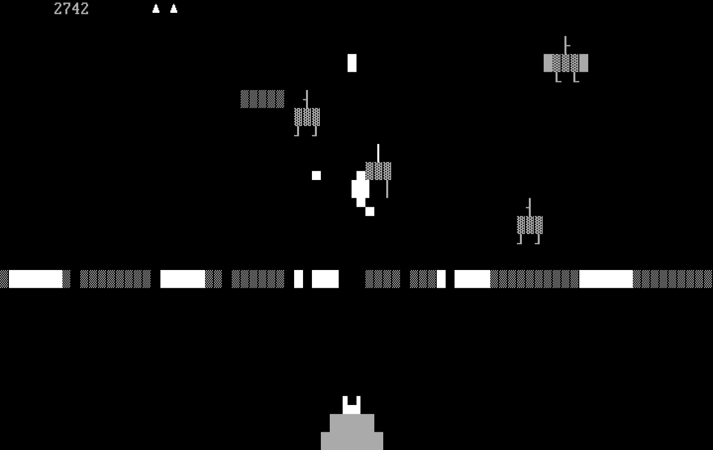 Czorian Siege IBM PC/Compatibles Screenshot: Blasting more opponents!