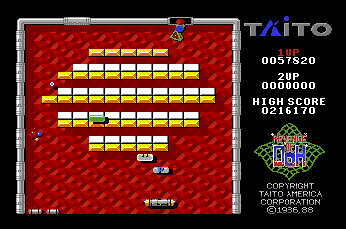 Arkanoid 2: Revenge of DOH Apple IIgs Screenshot: Catch capsules for items or to enhance the Vaus' capabilities.
