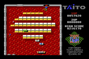 Arkanoid 2: Revenge of DOH for Apple IIgs - Catch capsules for items or to enhance the Vaus' capabilities.