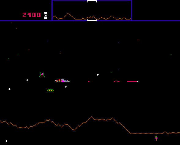 Defender Arcade Screenshot: A fast moving enemy approaches from below!