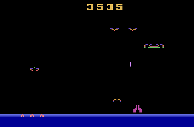 Demon Attack Atari 2600 Screenshot: Don't get hit by demons as they attempt to land...