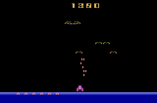 Demon Attack Atari 2600 Screenshot: Careful, don't get hit!