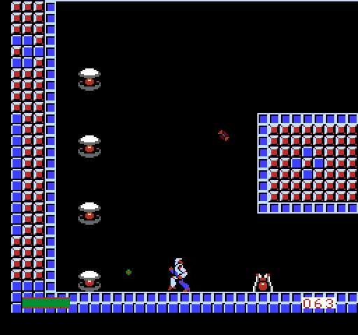 Thexder NES / Famicom Screenshot: Shoot those things on the left for extra energy...