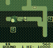 Dig Dug for Game Boy - Attacking an opponent...
