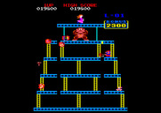 Donkey Kong for Amstrad CPC - Use the hammer to smash opponents.