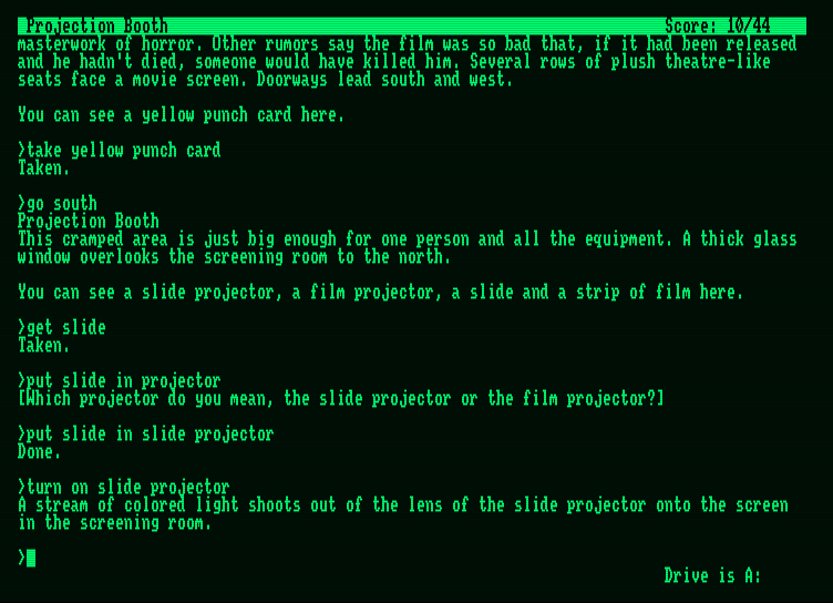 Hollywood Hijinx Amstrad PCW Screenshot: Looking at some slides...