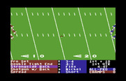 4th & Inches for Commodore 64 - Select the next play...