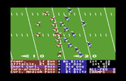 4th & Inches for Commodore 64 - Preparing for the next play...