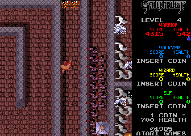 Gauntlet Arcade Screenshot: Lost in a maze...