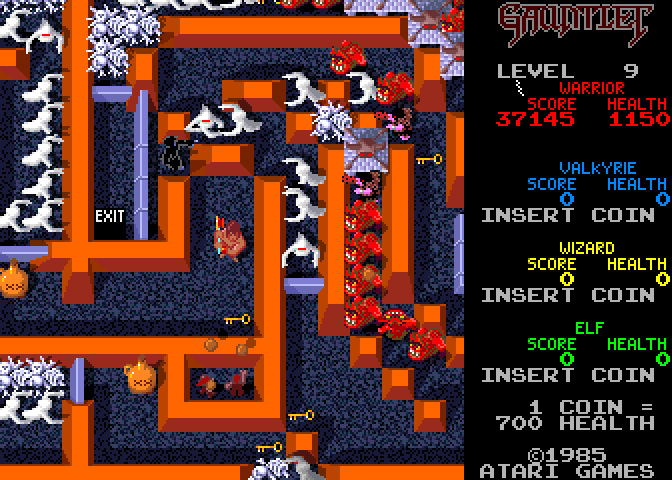 Gauntlet Arcade Screenshot: Some keys! I'll need those to get through the maze.