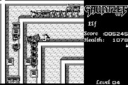 Gauntlet for Macintosh - Fighting my way through the narrow passageways...