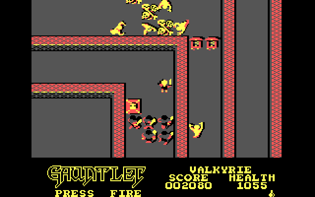 Gauntlet IBM PC/Compatibles Screenshot: Navigating narrow passageways.
