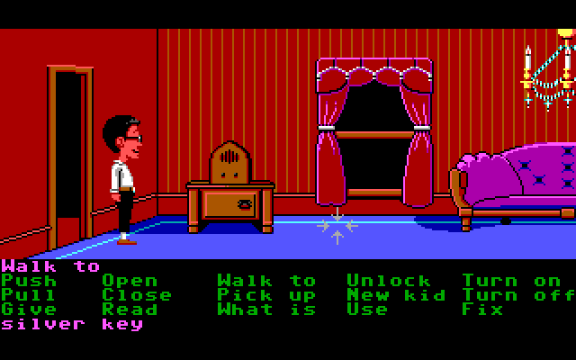 Maniac Mansion IBM PC/Compatibles Screenshot: Hmm, an old radio...