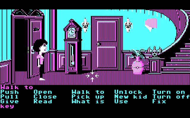 Maniac Mansion IBM PC/Compatibles Screenshot: The mansion entrance with a grandfather clock.