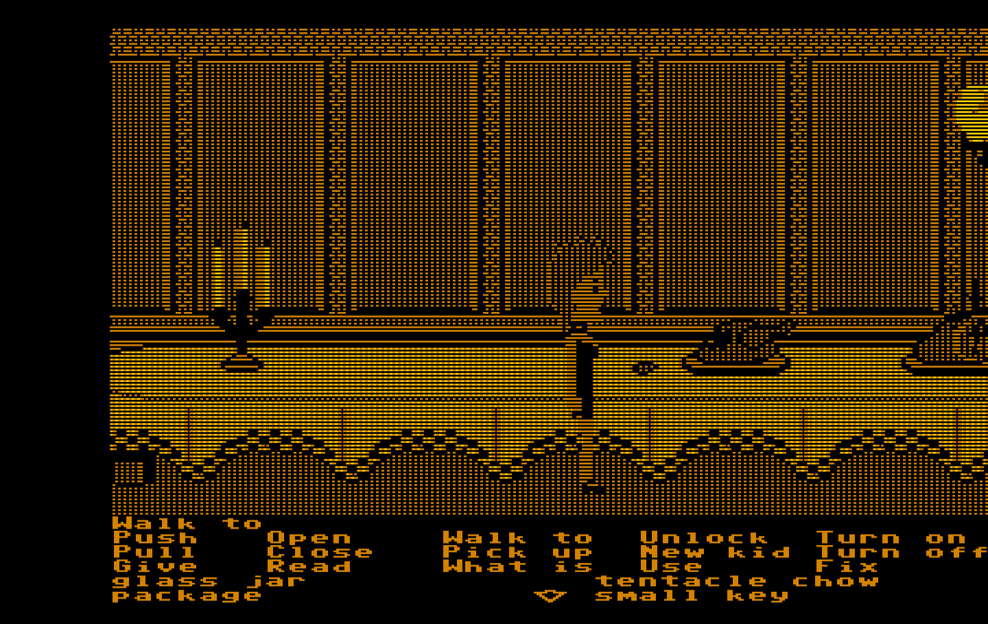 Maniac Mansion IBM PC/Compatibles Screenshot: Oh look, some old turkey! Should I take it?