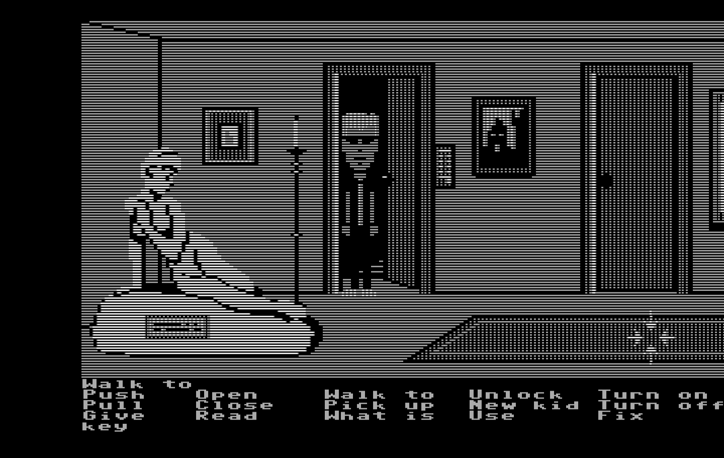 Maniac Mansion IBM PC/Compatibles Screenshot: The upstairs hallway...