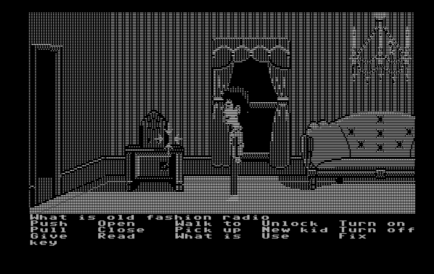 Maniac Mansion IBM PC/Compatibles Screenshot: This old fashion radio may be handy later in the game.