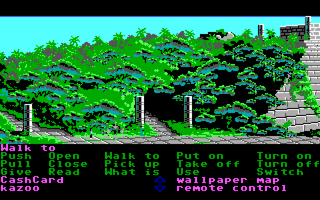Zak McKracken and the Alien Mindbenders IBM PC/Compatibles Screenshot: Looks like the entrance to another maze!