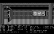 Zak McKracken and the Alien Mindbenders for IBM PC/Compatibles - Anything useful in this hallway? Better examine everything to find out...