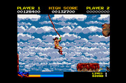 Rastan for Apple IIgs - Swinging on a rope.