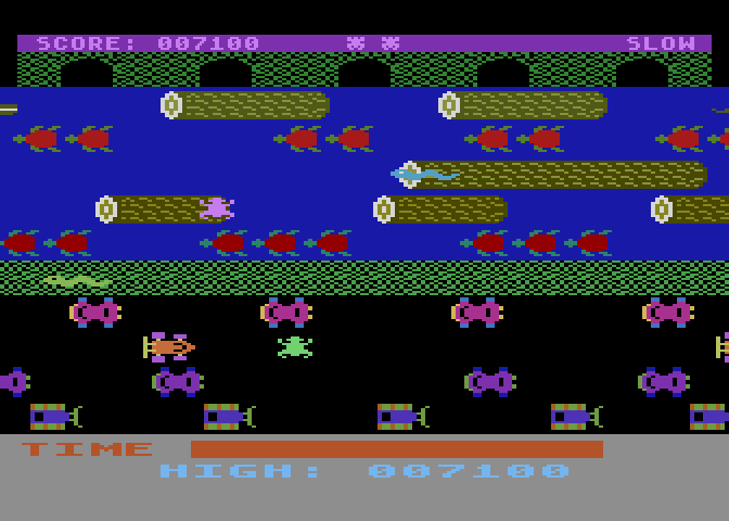 Frogger Atari 8-bit Screenshot: Snakes can cause trouble too...